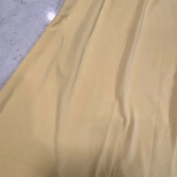 Calvin Klein Butter Yellow Sleeveless Pleated Blouse Women's 14 Quiet Luxury Top - Picture 6 of 16